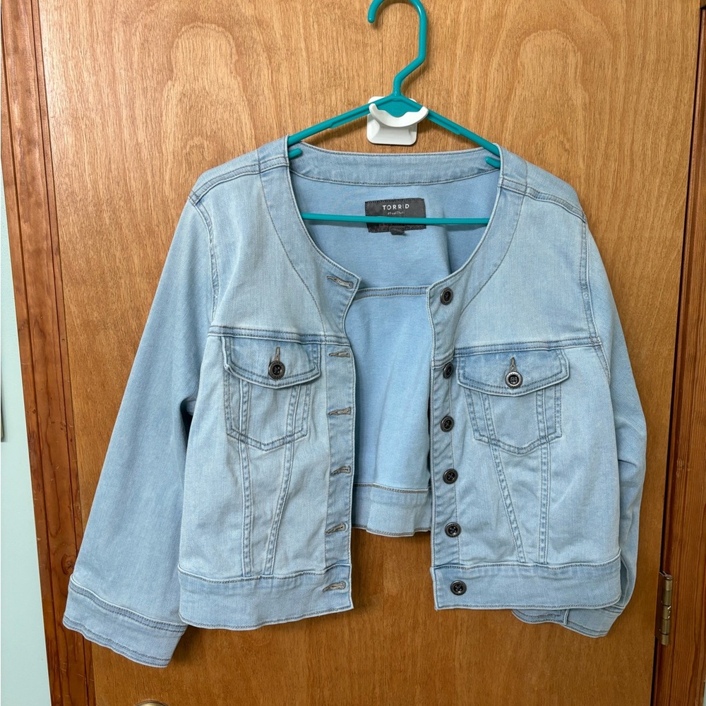 Torrid Collarless size 2 cropped jean jacket